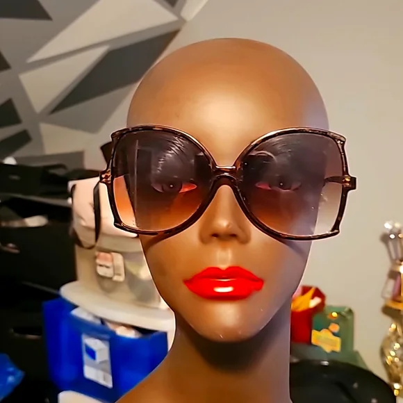Vintage Designer Sunglass, Tortoiseshell Color, Hand Polished, UV400, Polycarbon Tortoise 100% UV400 Vintage Sunglasses for sale | eBay main image 3